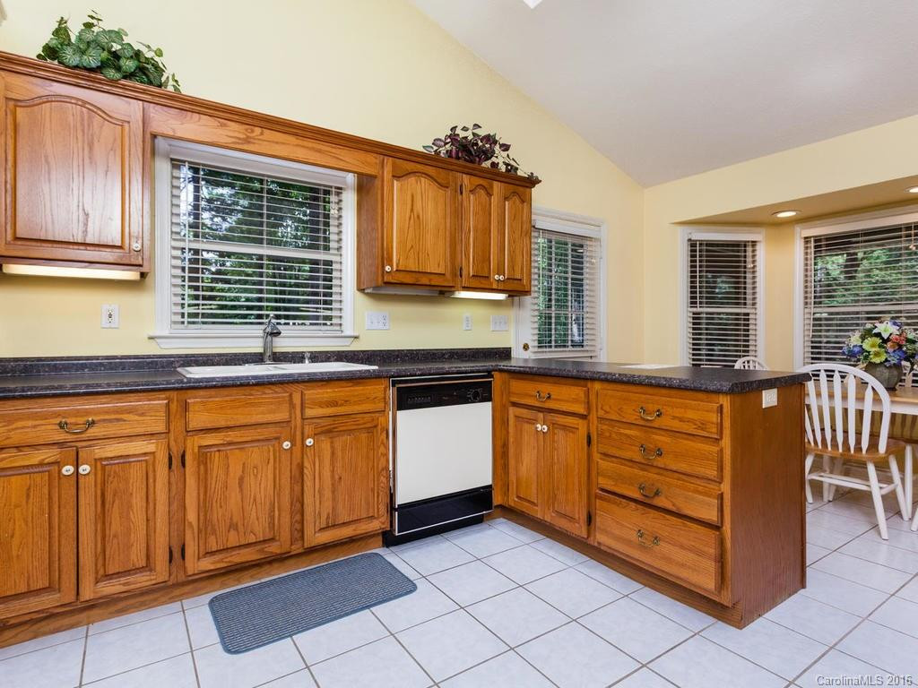 3010 Kanuga Road - Photo 7
