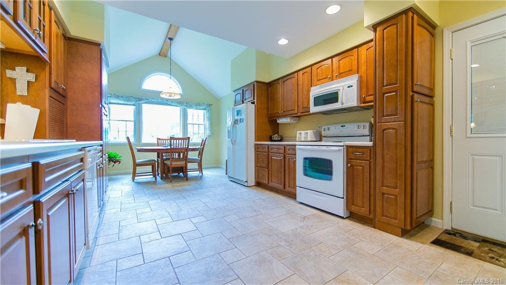 112 Valley View Drive #112 - Photo 2