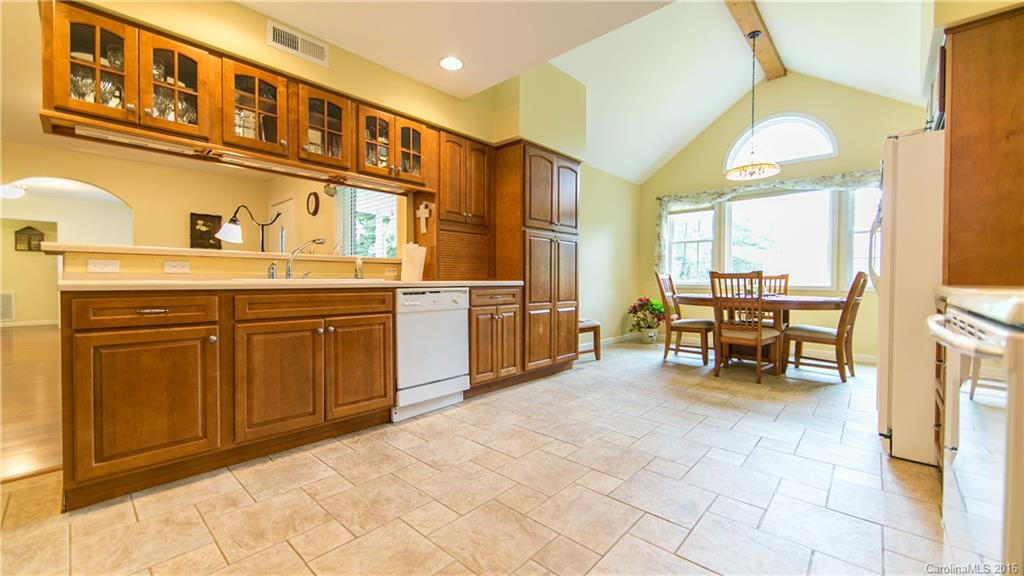 112 Valley View Drive #112 - Photo 3