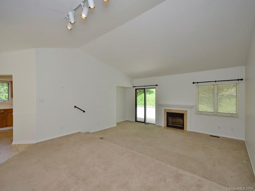 116 Deerlake Drive #116 - Photo 3