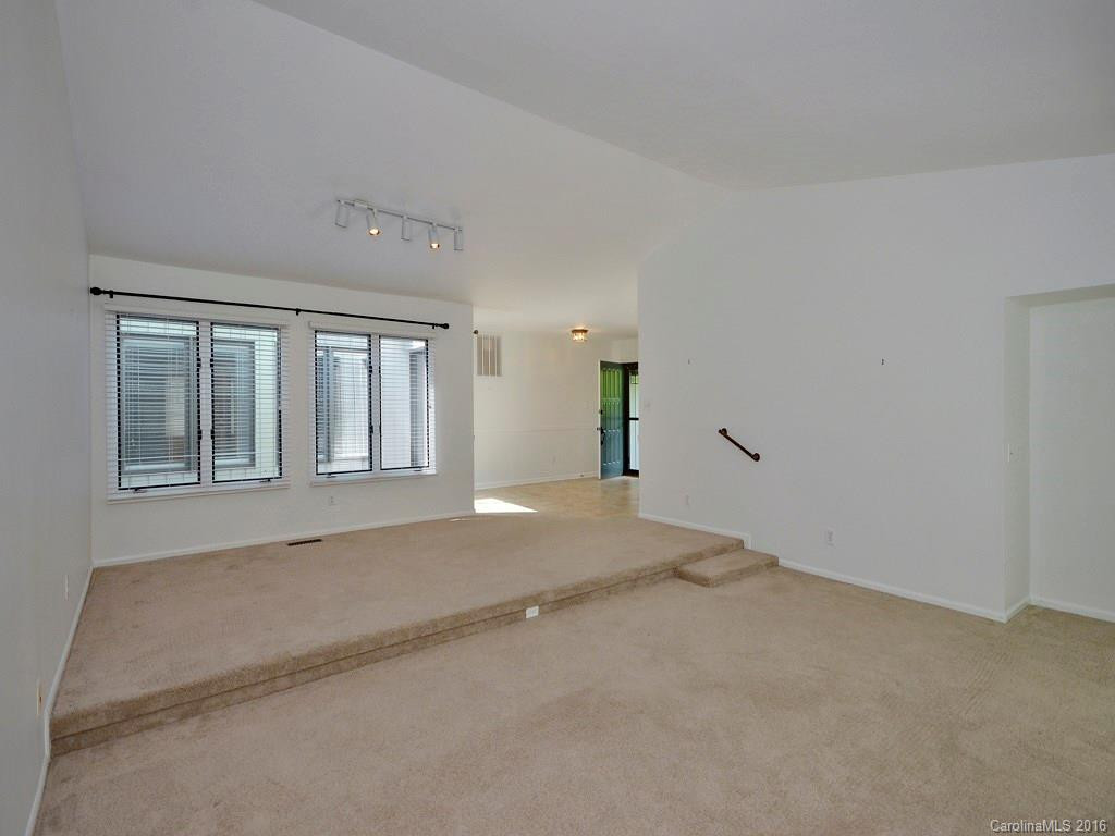 116 Deerlake Drive #116 - Photo 4