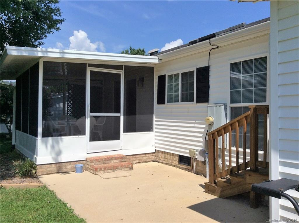 220 Riverwind Drive - Photo 2