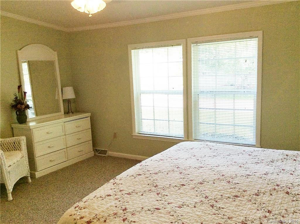 220 Riverwind Drive - Photo 15