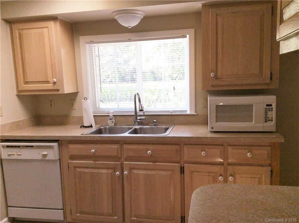 220 Riverwind Drive - Photo 8