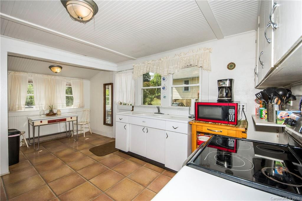 141 Dewey Avenue - Photo 5