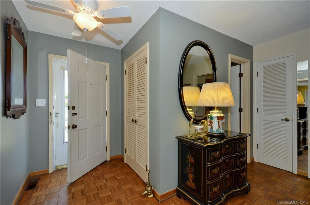 102 Mayfield Lane - Photo 6