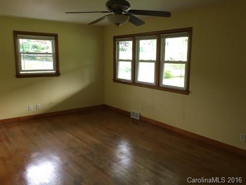 10 Pershing Road - Photo 2