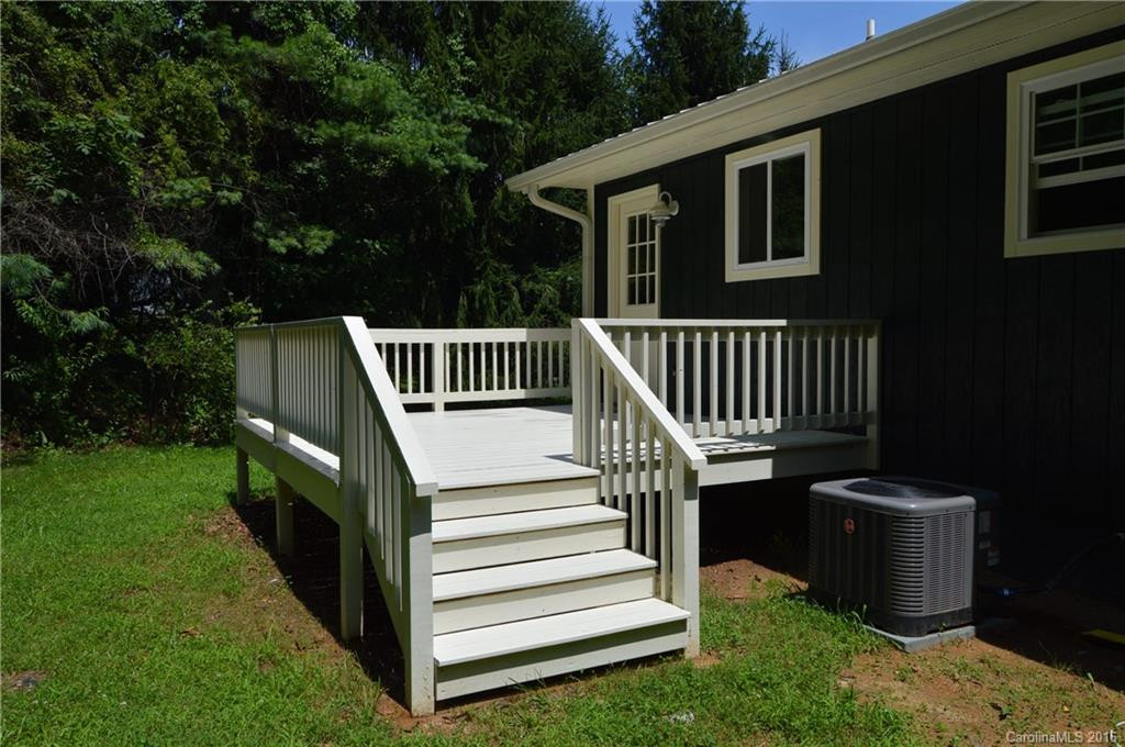 10 Ridgeway Drive - Photo 3