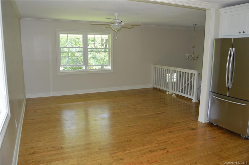 10 Ridgeway Drive - Photo 5