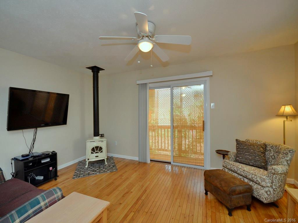 70 Juno Drive - Photo 2