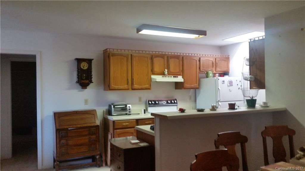 690 Crescent Street - Photo 2