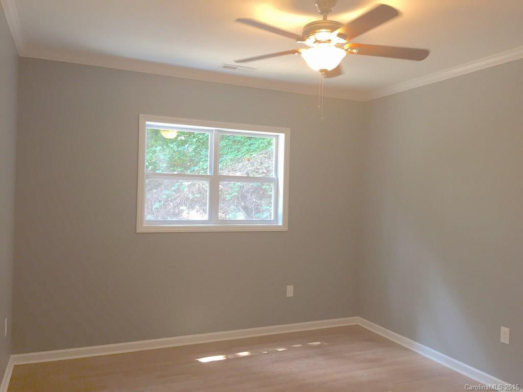 606 Lyndhurst Drive - Photo 4