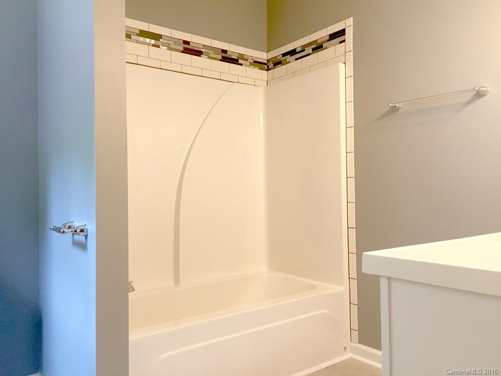 606 Lyndhurst Drive - Photo 5
