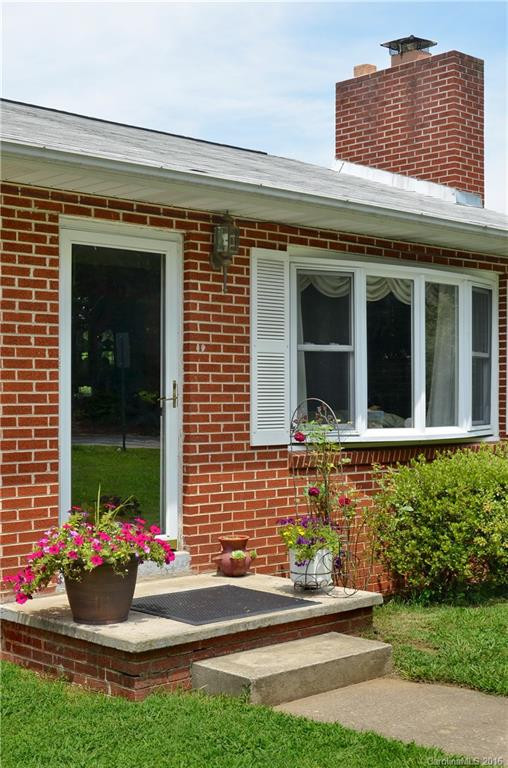 167 Moody Avenue - Photo 2