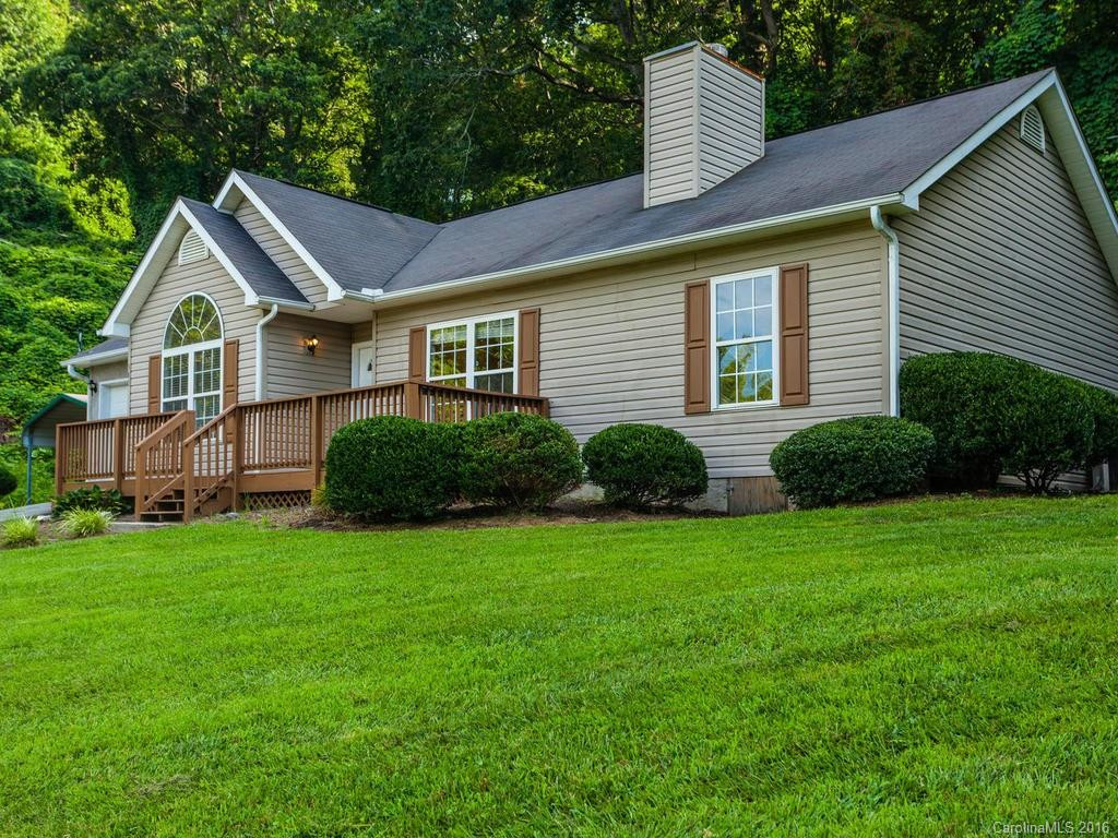 580 Lyndhurst Drive