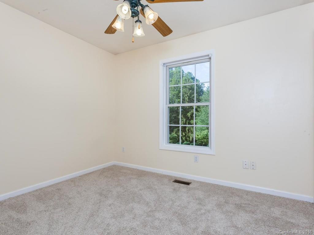 580 Lyndhurst Drive - Photo 19