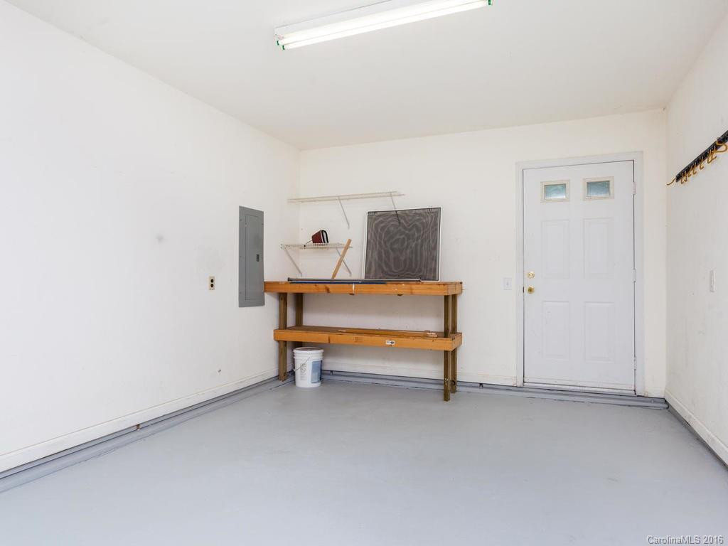 580 Lyndhurst Drive - Photo 21