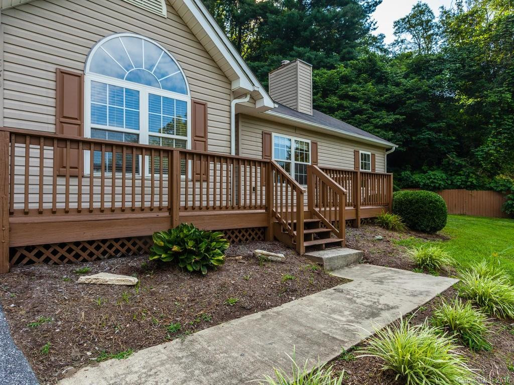 580 Lyndhurst Drive - Photo 5