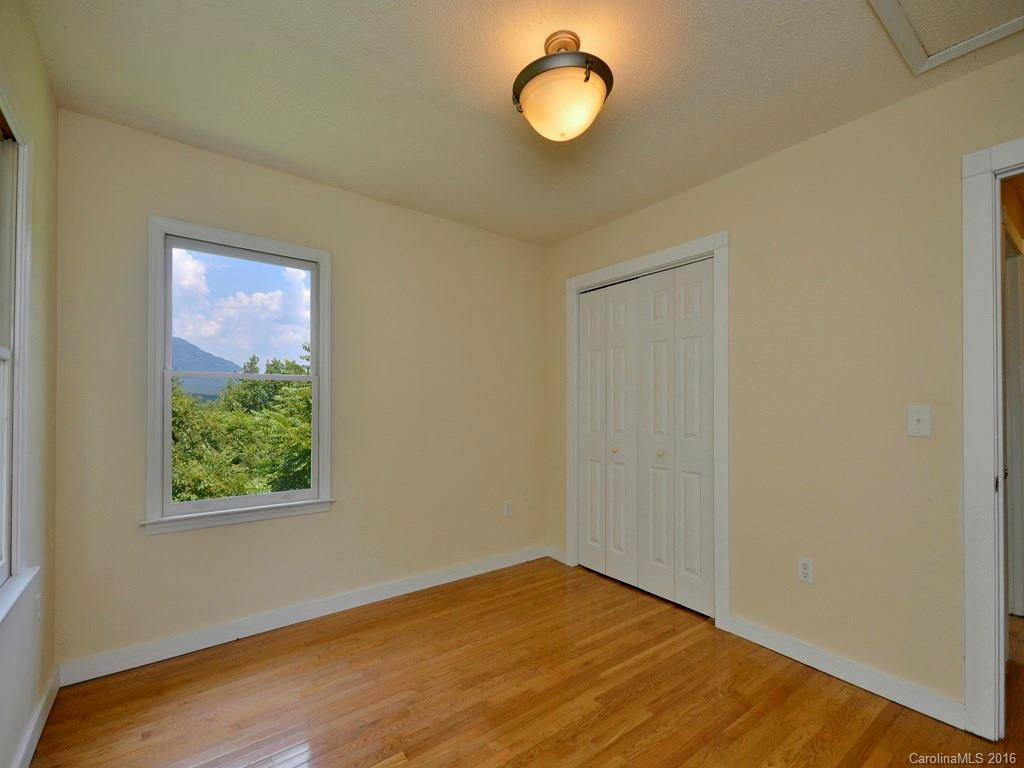 1390 Country Club Road - Photo 4