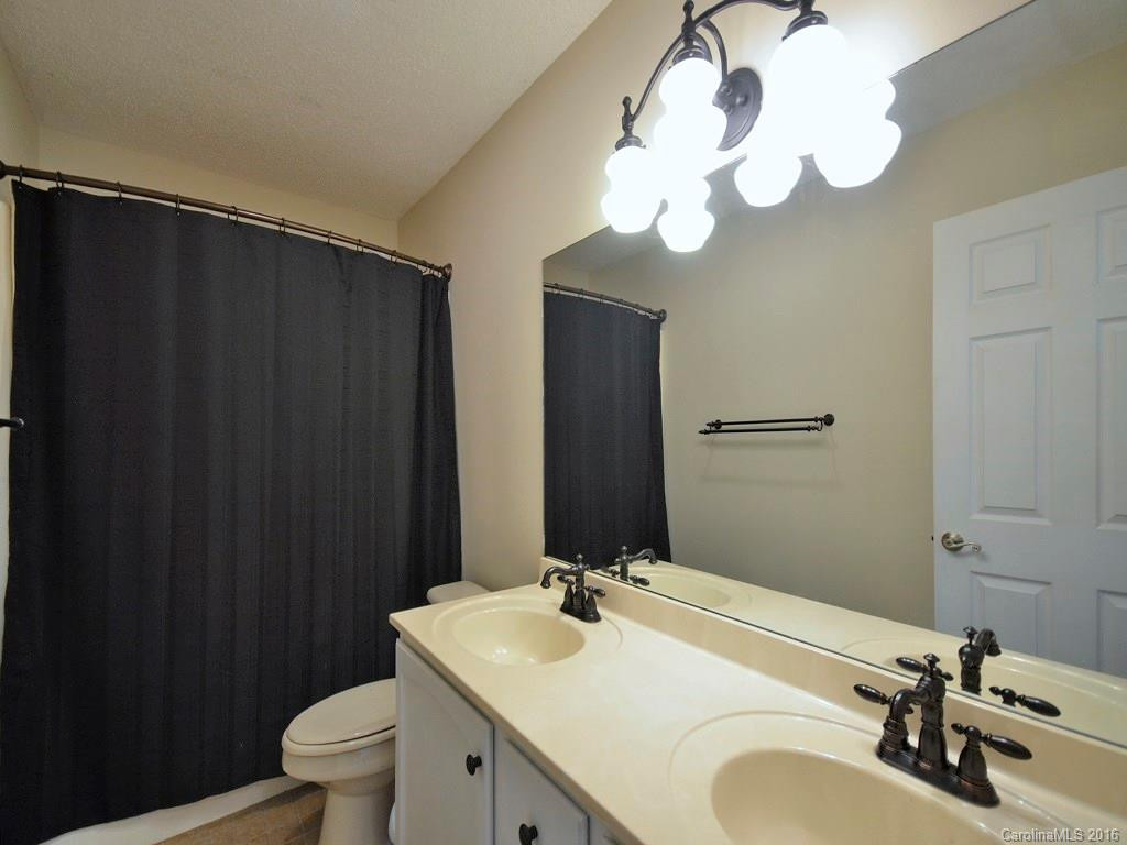 1390 Country Club Road - Photo 5