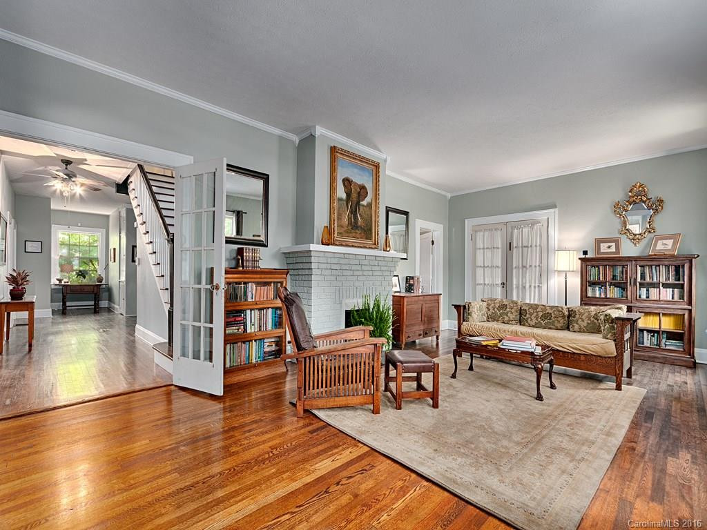 1033 Highland Avenue - Photo 3