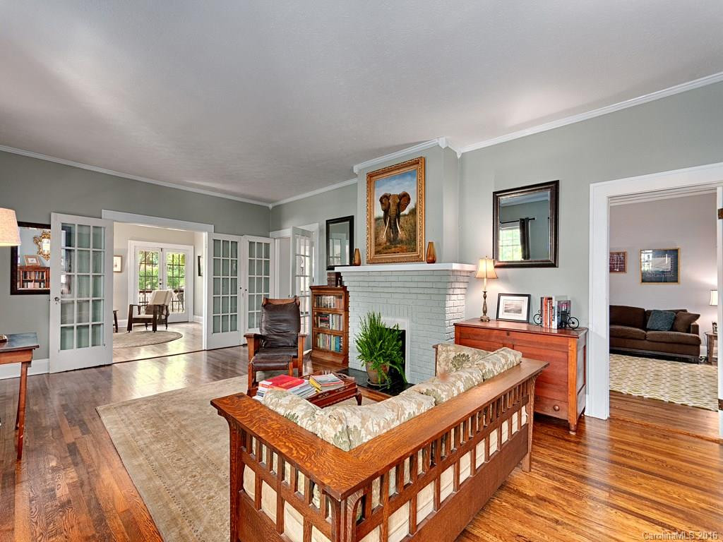 1033 Highland Avenue - Photo 4