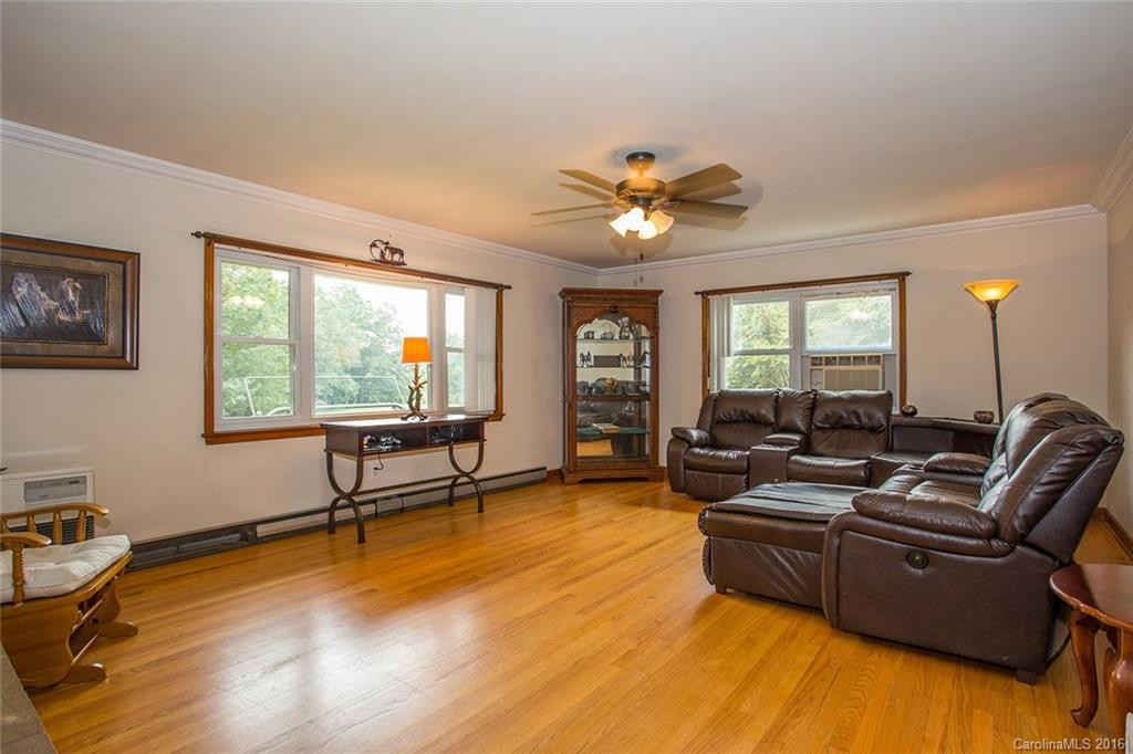 422 Emmas Grove Road - Photo 3