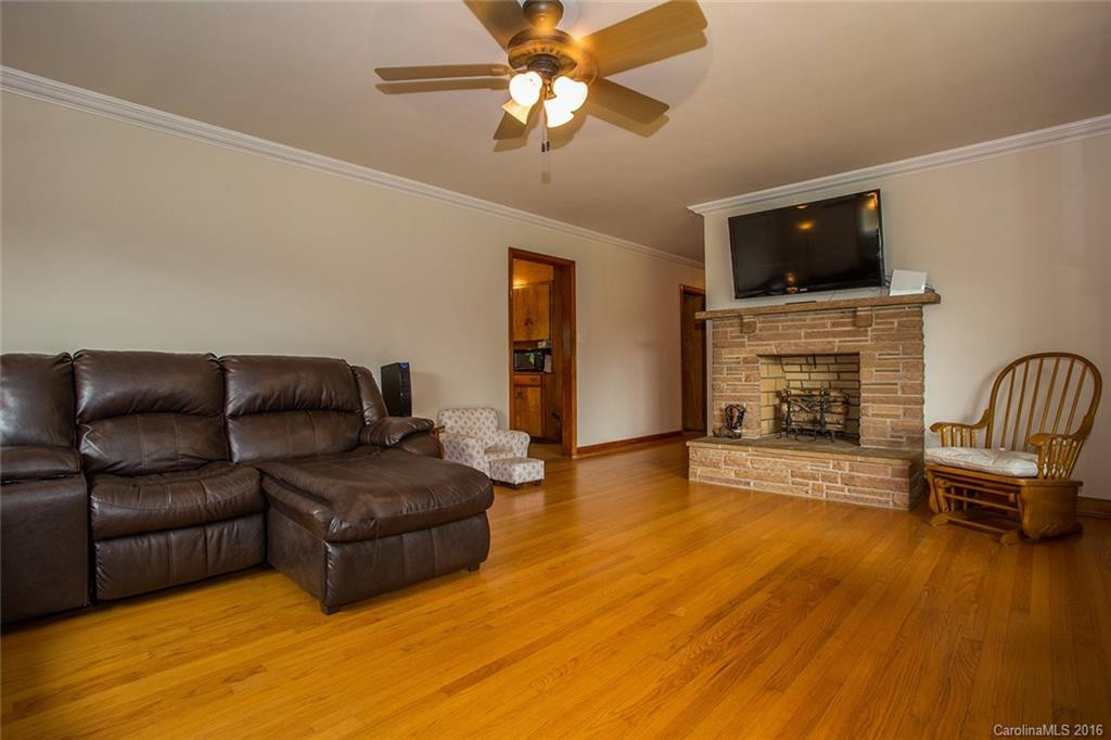 422 Emmas Grove Road - Photo 4