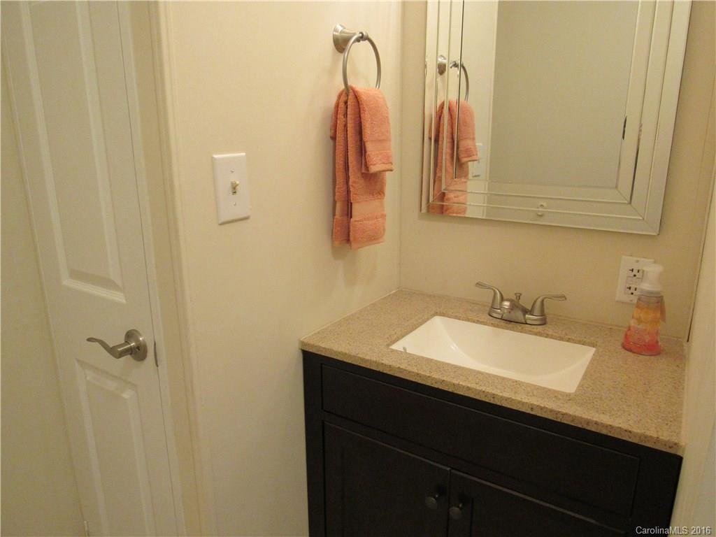 402 Hillcrest Circle - Photo 14