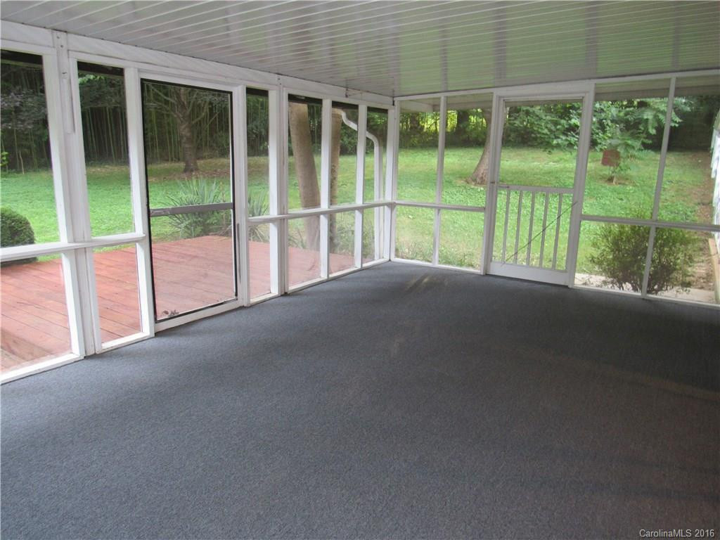 402 Hillcrest Circle - Photo 17