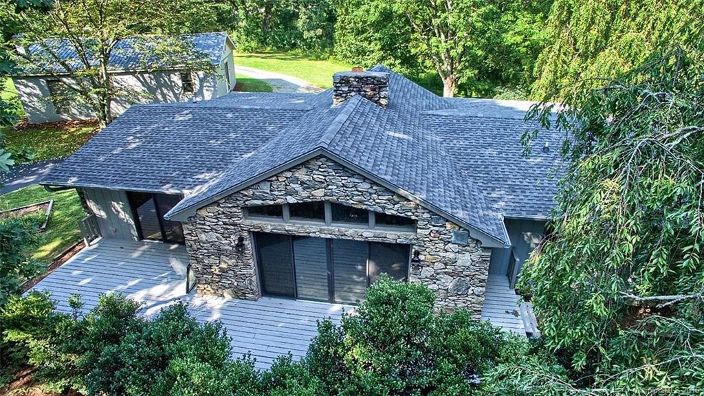 557 Signal Hill Road