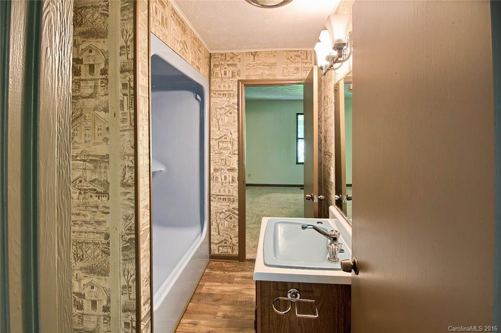 557 Signal Hill Road - Photo 18