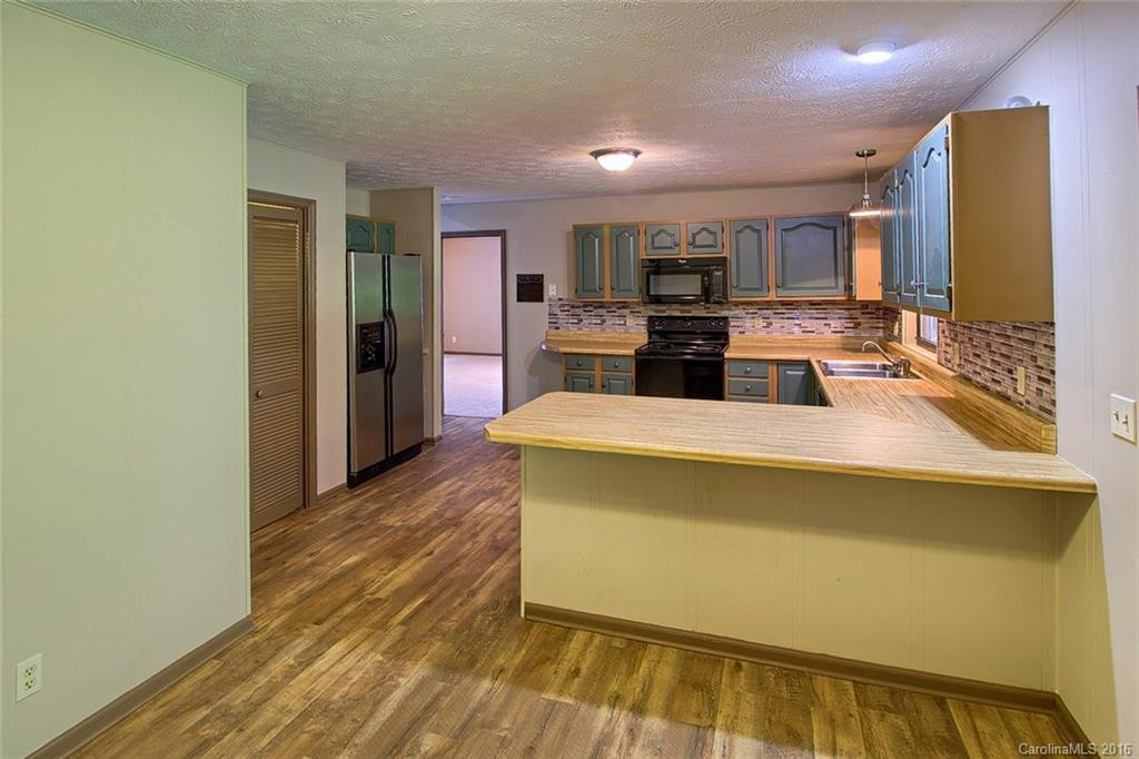 557 Signal Hill Road - Photo 4