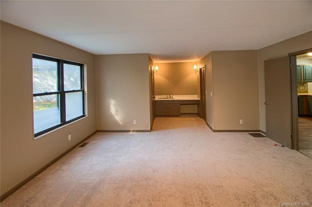 557 Signal Hill Road - Photo 9