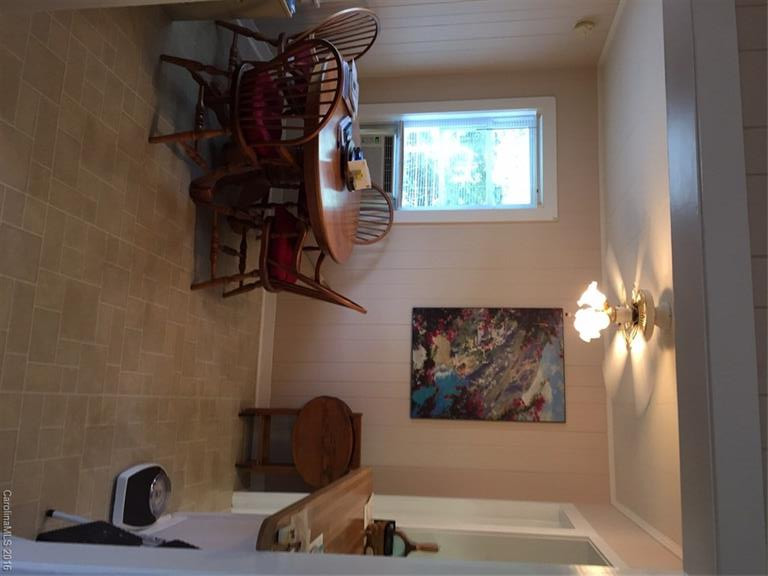 244 Hillside Heights - Photo 9