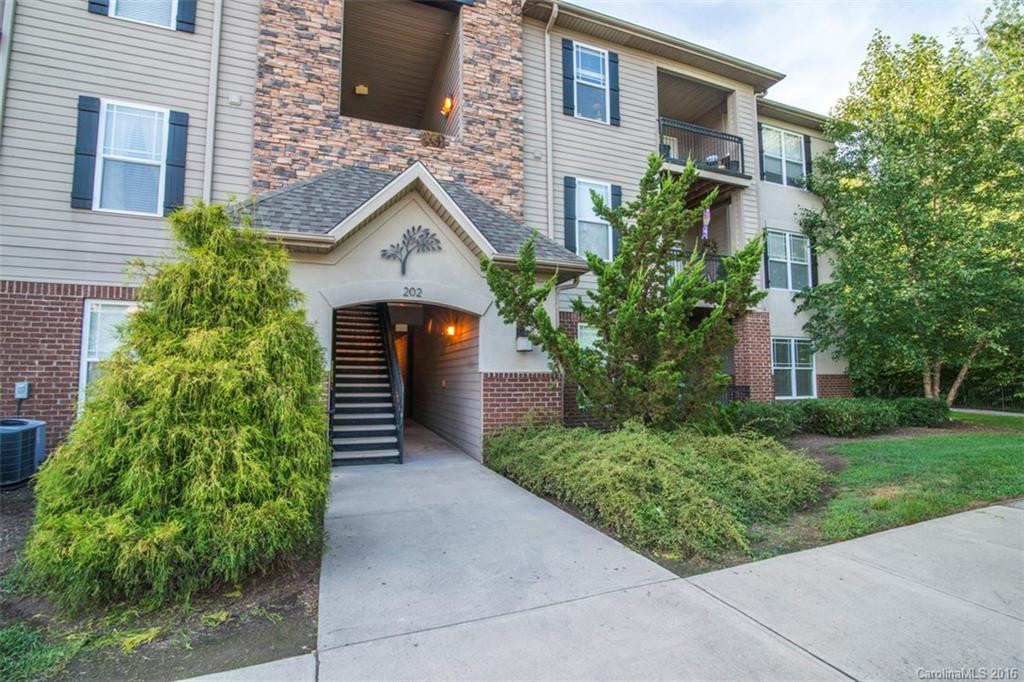 202 Brickton Village Circle #108