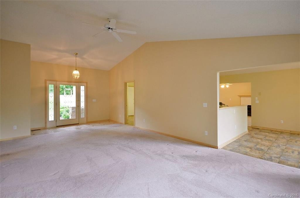100 Eagle View Drive - Photo 3