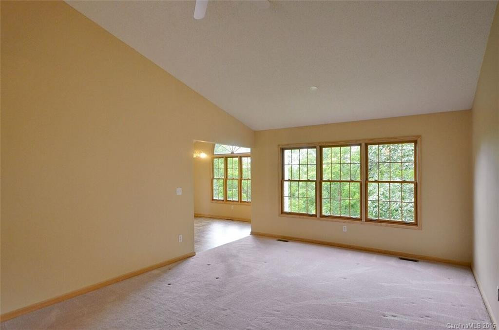 100 Eagle View Drive - Photo 4