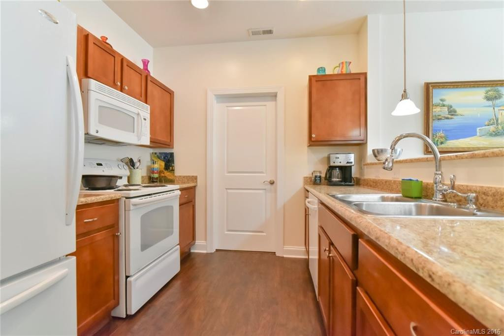 20 Fox Den Drive #203 - Photo 7