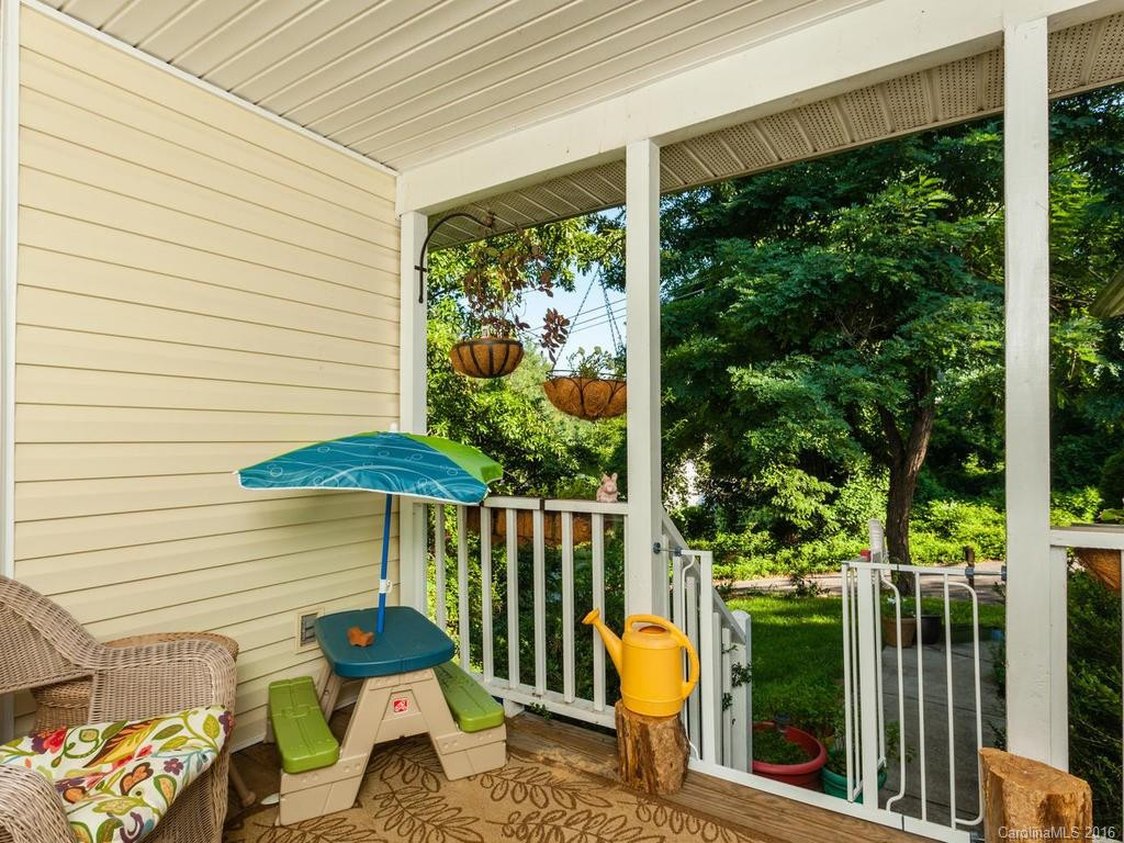 42 Lamb Avenue - Photo 2