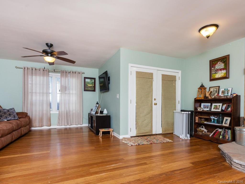 42 Lamb Avenue - Photo 4