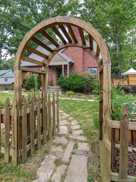 204 Midland Avenue - Photo 2
