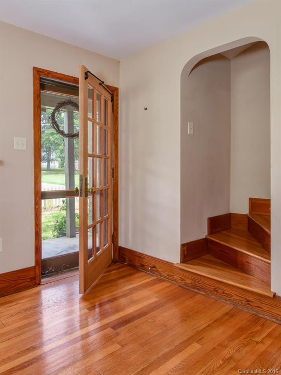 204 Midland Avenue - Photo 3