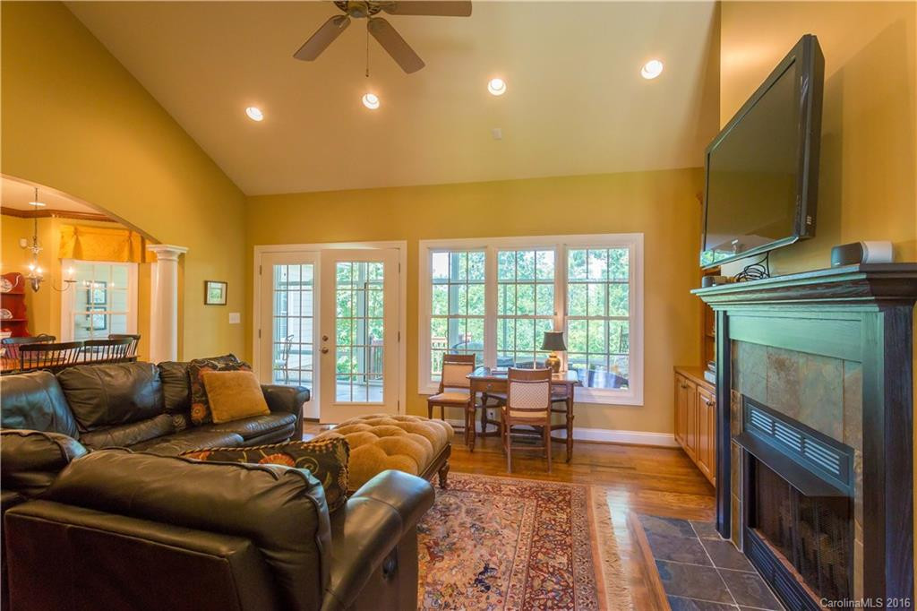 3539 Blankenship Drive - Photo 2
