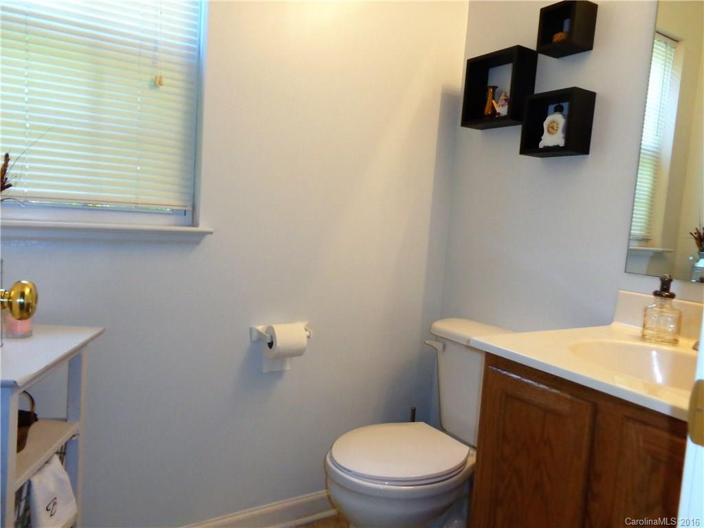 170 Wiltshire Circle #37 - Photo 12