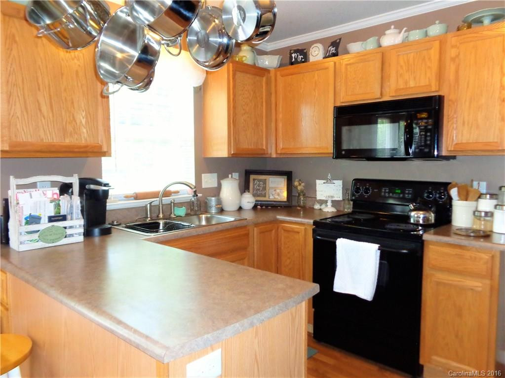 170 Wiltshire Circle #37 - Photo 10