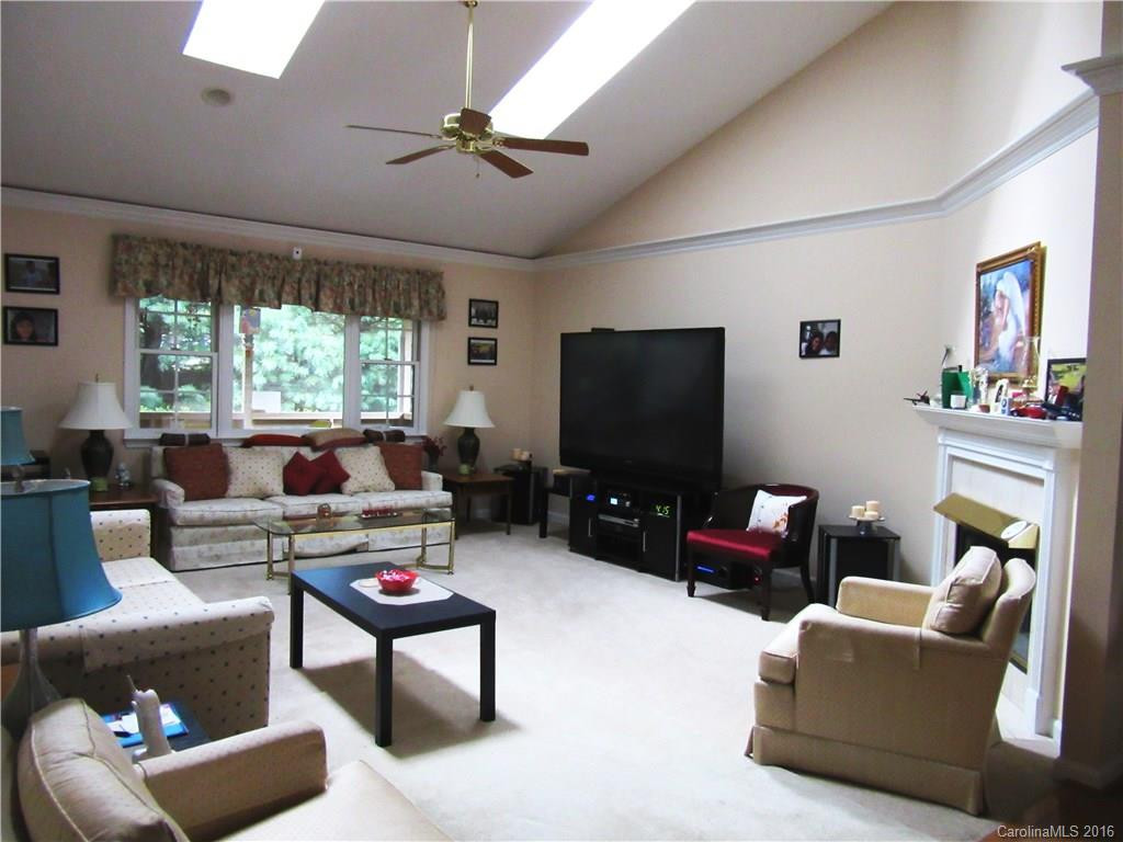 1054 Saddlebrook Drive #42 - Photo 4