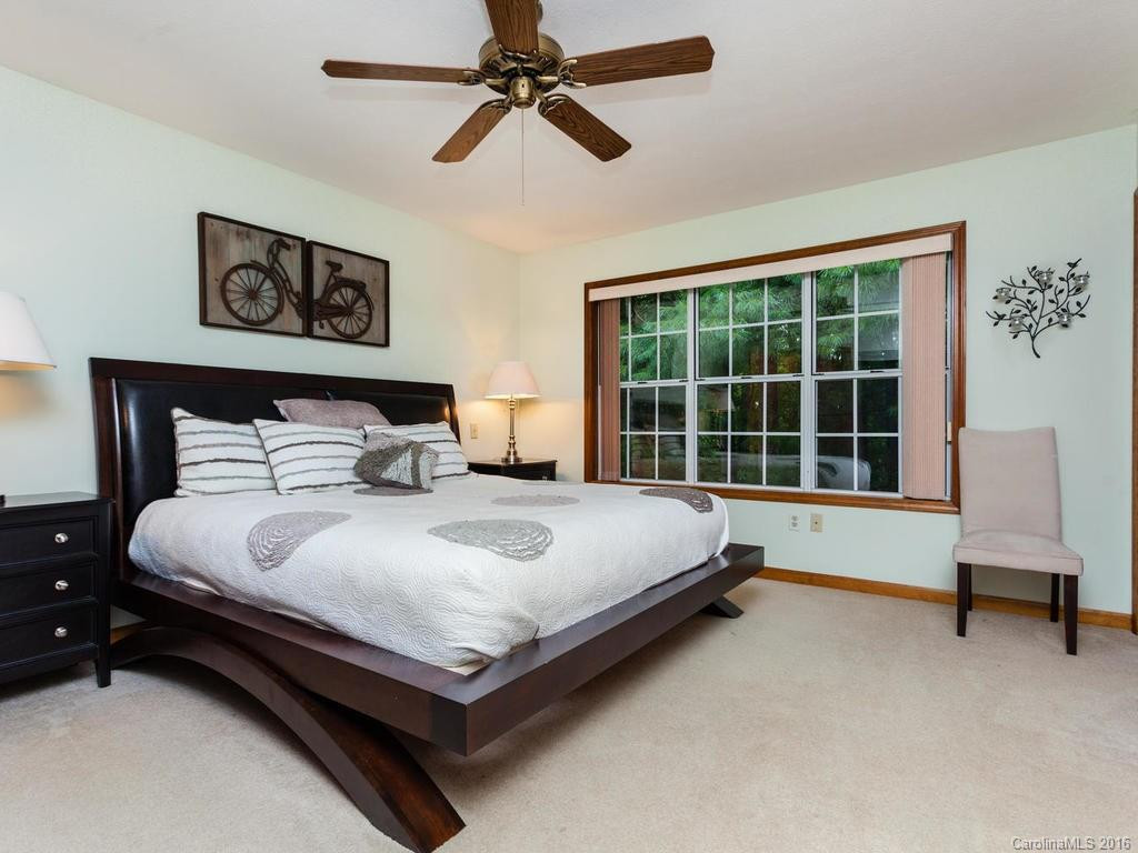 344 Laurel Park Place - Photo 10