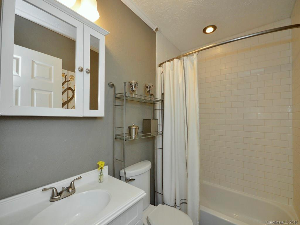 215 Pine Tree Court - Photo 8