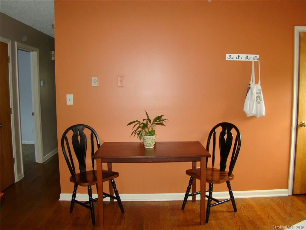 1360 Jupiter Road - Photo 4